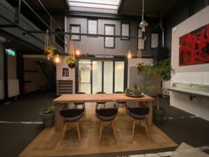 gezamelijke ruimte schuifpui deels dicht